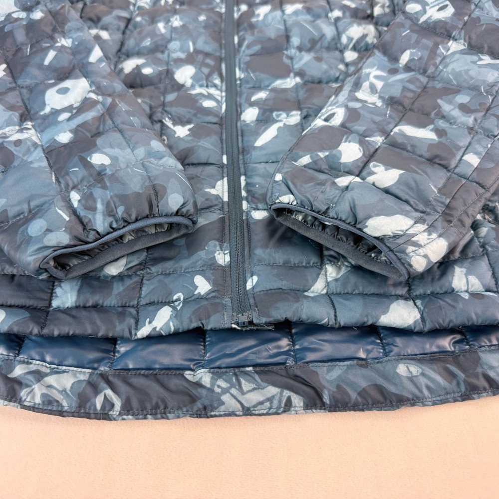The North Face Womens Printed Themoball Eco Hooded Jacket Sz M Blue Camo Quilted - Picture 13 of 16